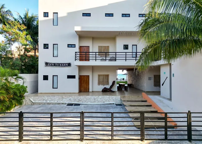 Eeb Ti Kaan - Luxury Oceanfront Residences Apartahotel 4*