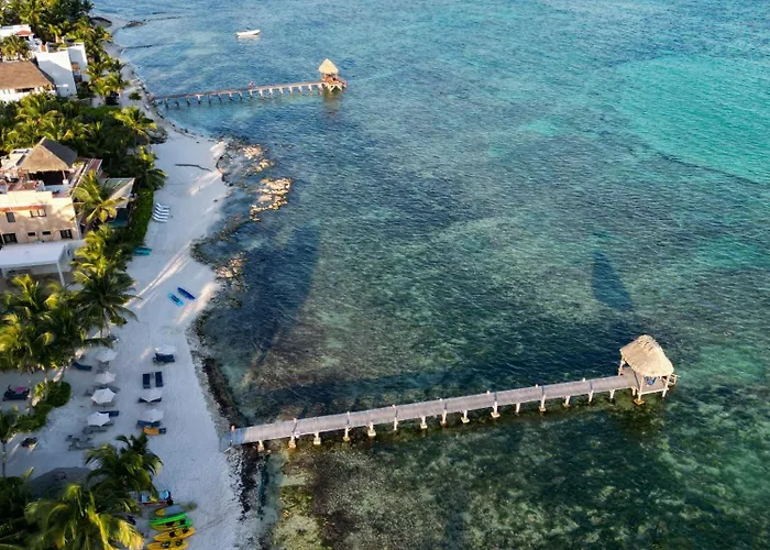 Eeb Ti Kaan - Luxury Oceanfront Residences Apartahotel