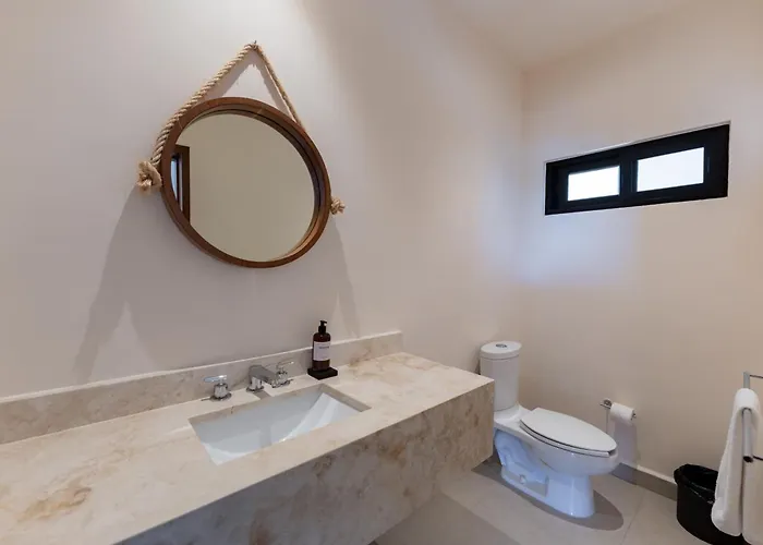 Apartahotel Eeb Ti Kaan - Luxury Oceanfront Residences