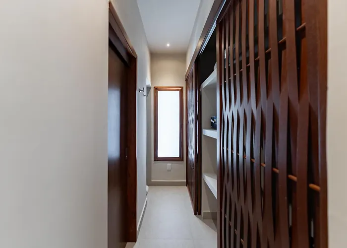 Eeb Ti Kaan - Luxury Oceanfront Residences Apartahotel 4*