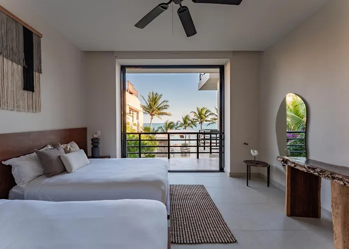 Apartahotel Eeb Ti Kaan - Luxury Oceanfront Residences