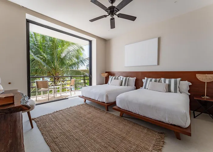 Apartahotel Eeb Ti Kaan - Luxury Oceanfront Residences