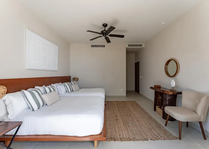 Apartahotel Eeb Ti Kaan - Luxury Oceanfront Residences 4*
