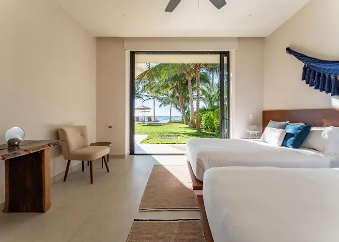 Apartahotel Eeb Ti Kaan - Luxury Oceanfront Residences