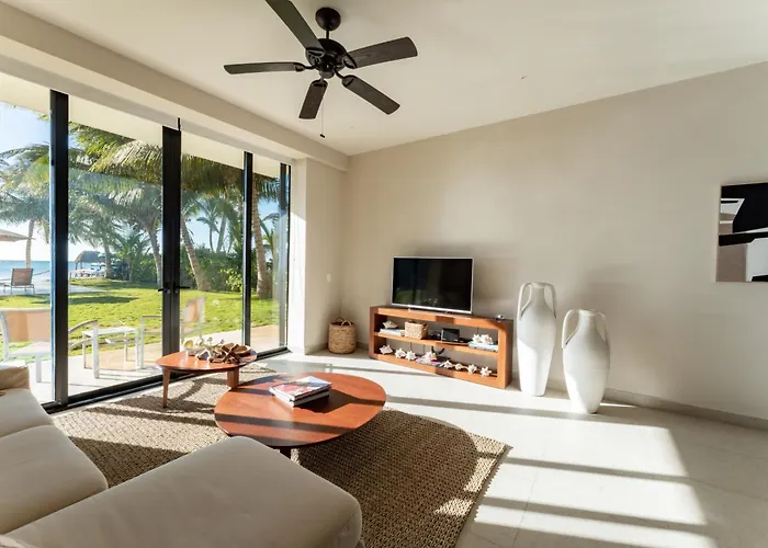 Eeb Ti Kaan - Luxury Oceanfront Residences Apartahotel 4*