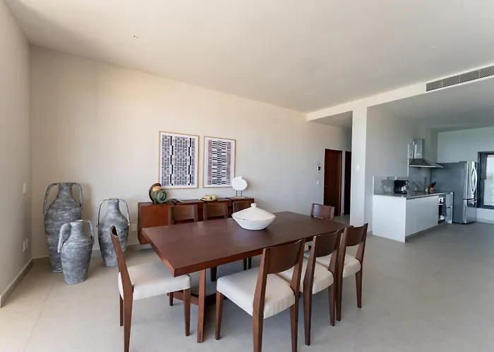 Eeb Ti Kaan - Luxury Oceanfront Residences Apartahotel
