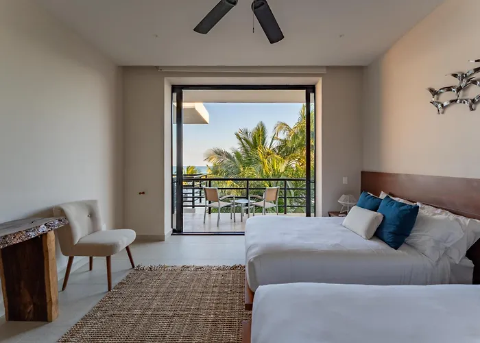 Eeb Ti Kaan - Luxury Oceanfront Residences Apartahotel